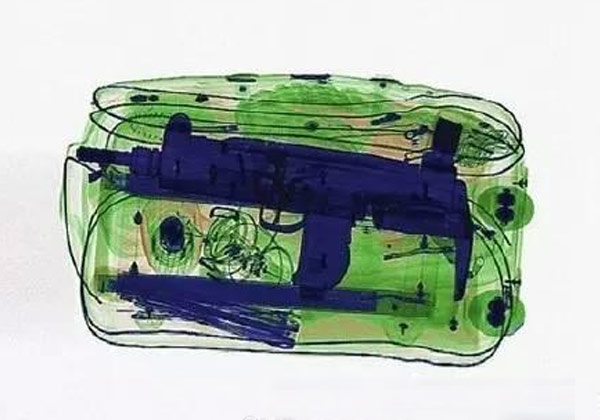 “安檢（jiǎn）”到（dào）底在檢啥？看看公安部（bù）打四黑除四害官方微博披露的安檢機圖像