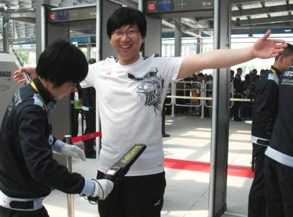 手持金屬探測器的探測精度（dù）能達到多少