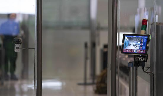 首都機場（chǎng）啟用高效通道 安檢用時至少節省30秒