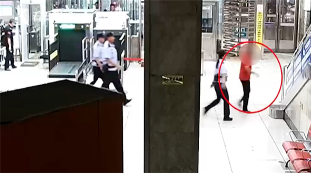 攜水果刀坐火車被拒 女人硬（yìng）闖安全檢查口被拘