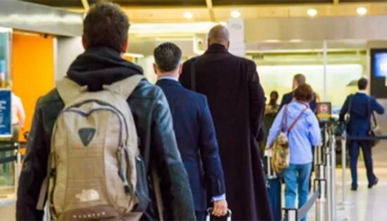 上海地鐵開通試點“安檢快捷通道（dào）”