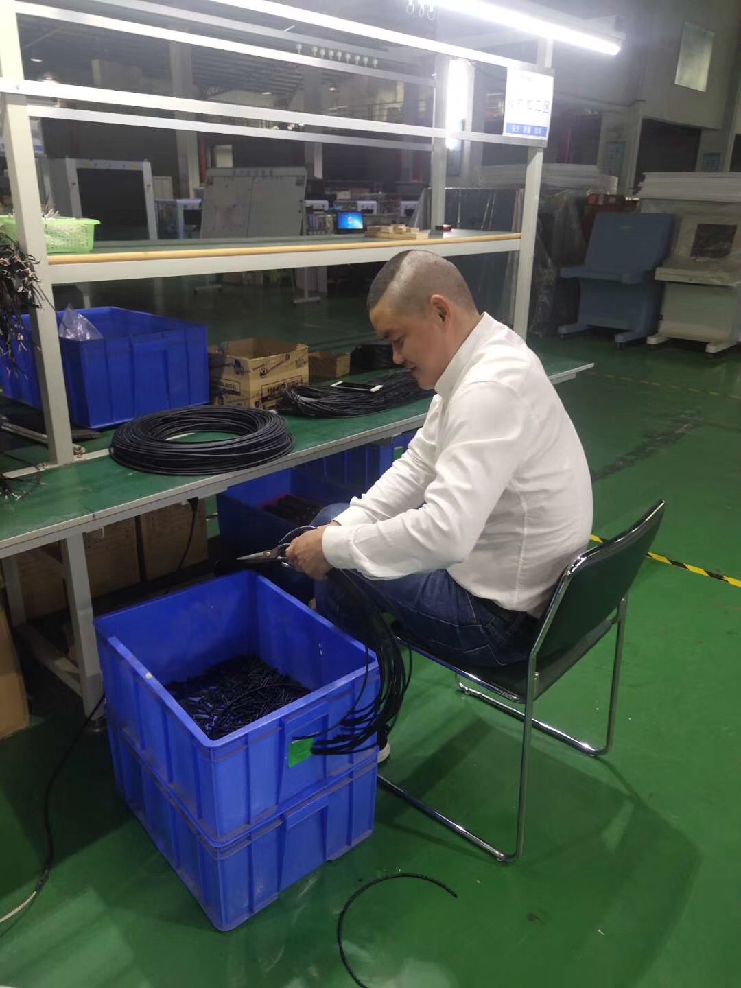 守門（mén）神科技集團備貨中