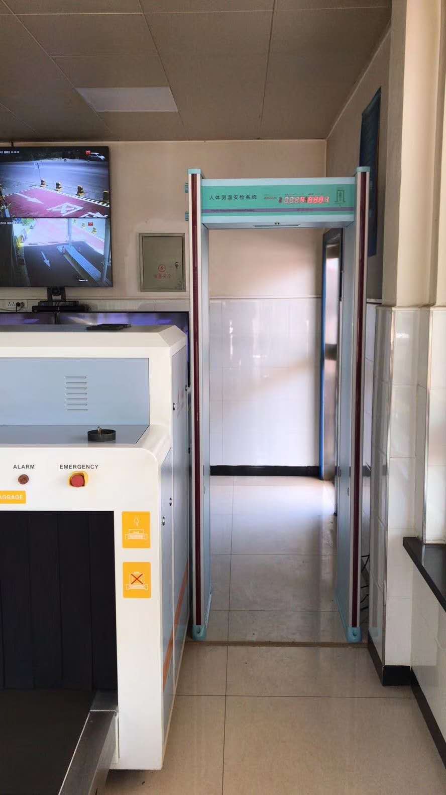 銅川（chuān）市公（gōng）安局印台分局巡警特警大（dà）隊（duì）采用測溫安檢門